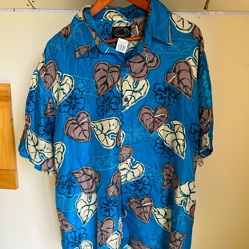 100% silk Mens dress shirt.